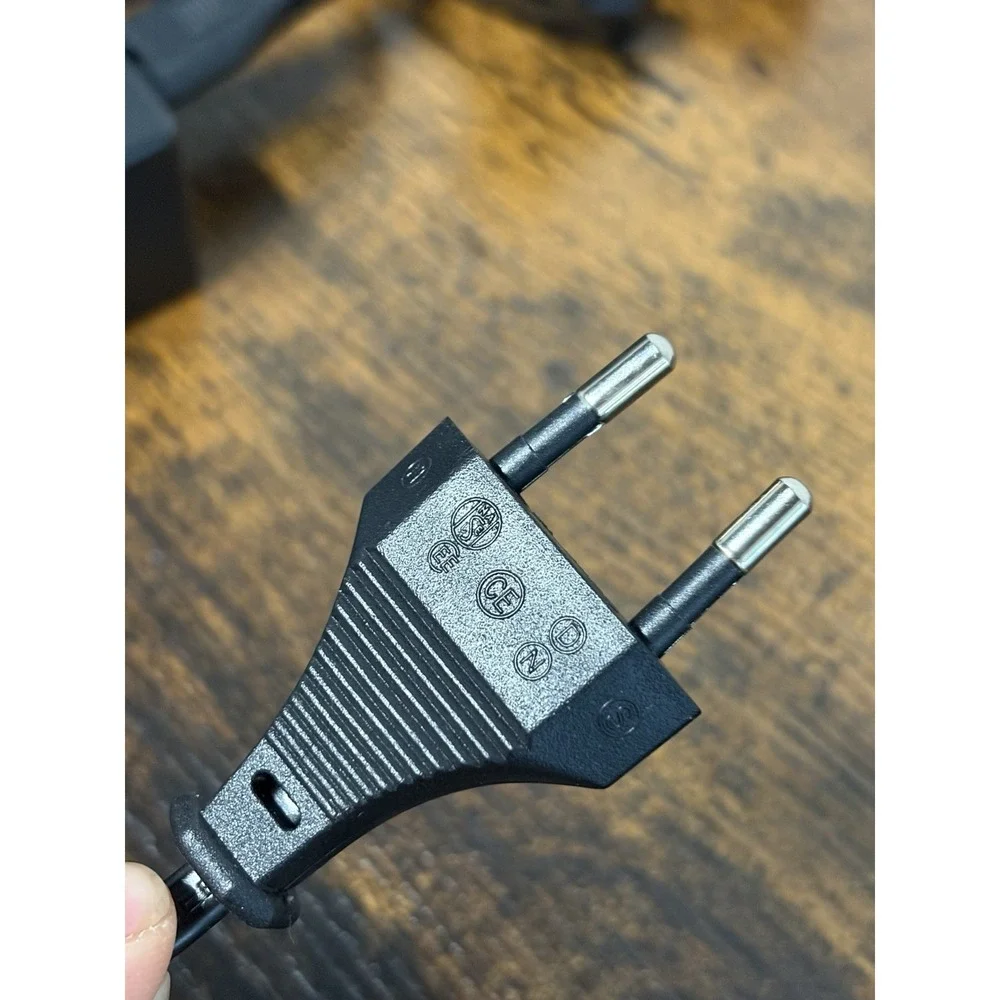 LBC-1C Portable D-Tap V-Mount Battery Charger DC 16.8V by Reytric